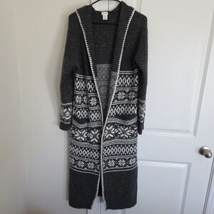Aspen Gray and White Hooded Fair Isle Duster Cardigan. Size Small.